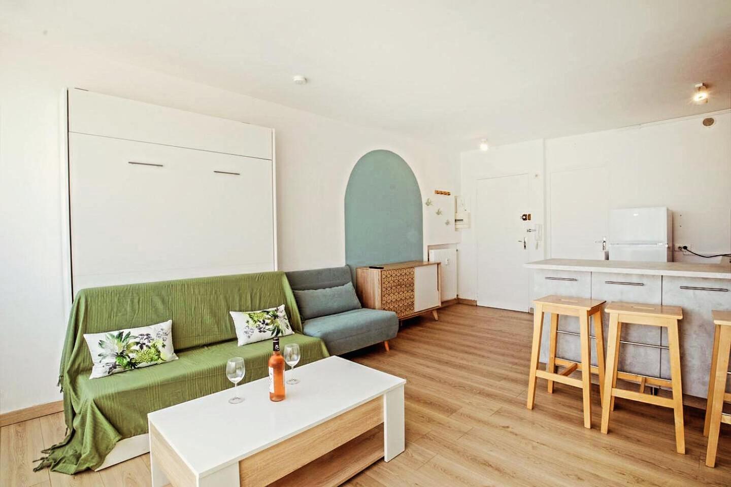 Le Hyerois Apartment